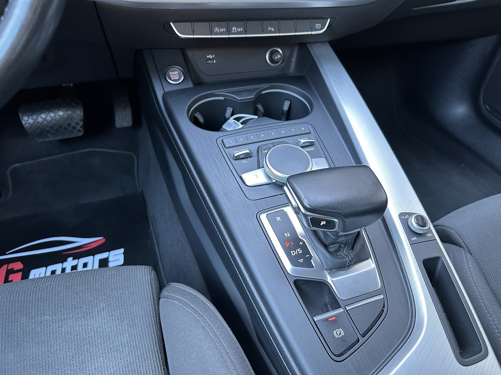 Audi a4 35TFSI - S-Line - Mild Hybrid - Virtual Cockpit